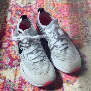 Nike Epic React Flyknit 2